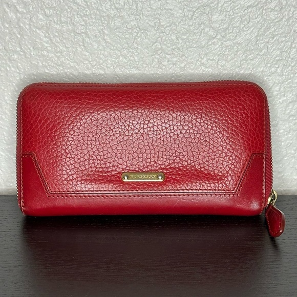 EUC Authentic Burberry zip around wallet.Red - Picture 1 of 11